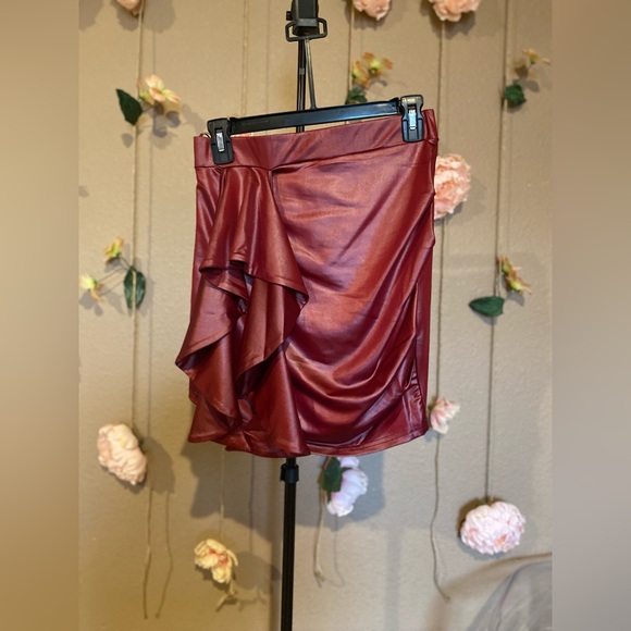 Privy Mini Skirt - Picture 1 of 3